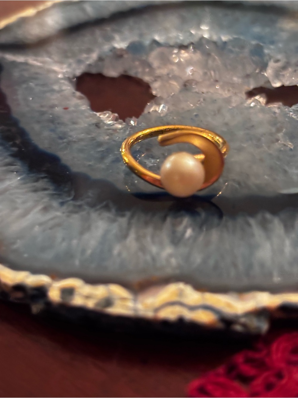 Classic Gold Pearl Swirl Ring - Gold and White - Picture 3 of 4